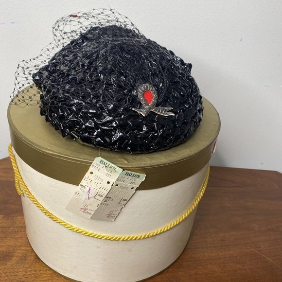 Chanda Boutique Black Hat Red pin Straw Netting Lined Combs Pillbox Hat Vintage main image 10